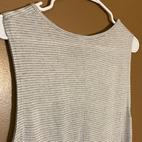 NWOT Zella Gray & White Striped Twisted Tank Sz Small - Picture 5 of 7